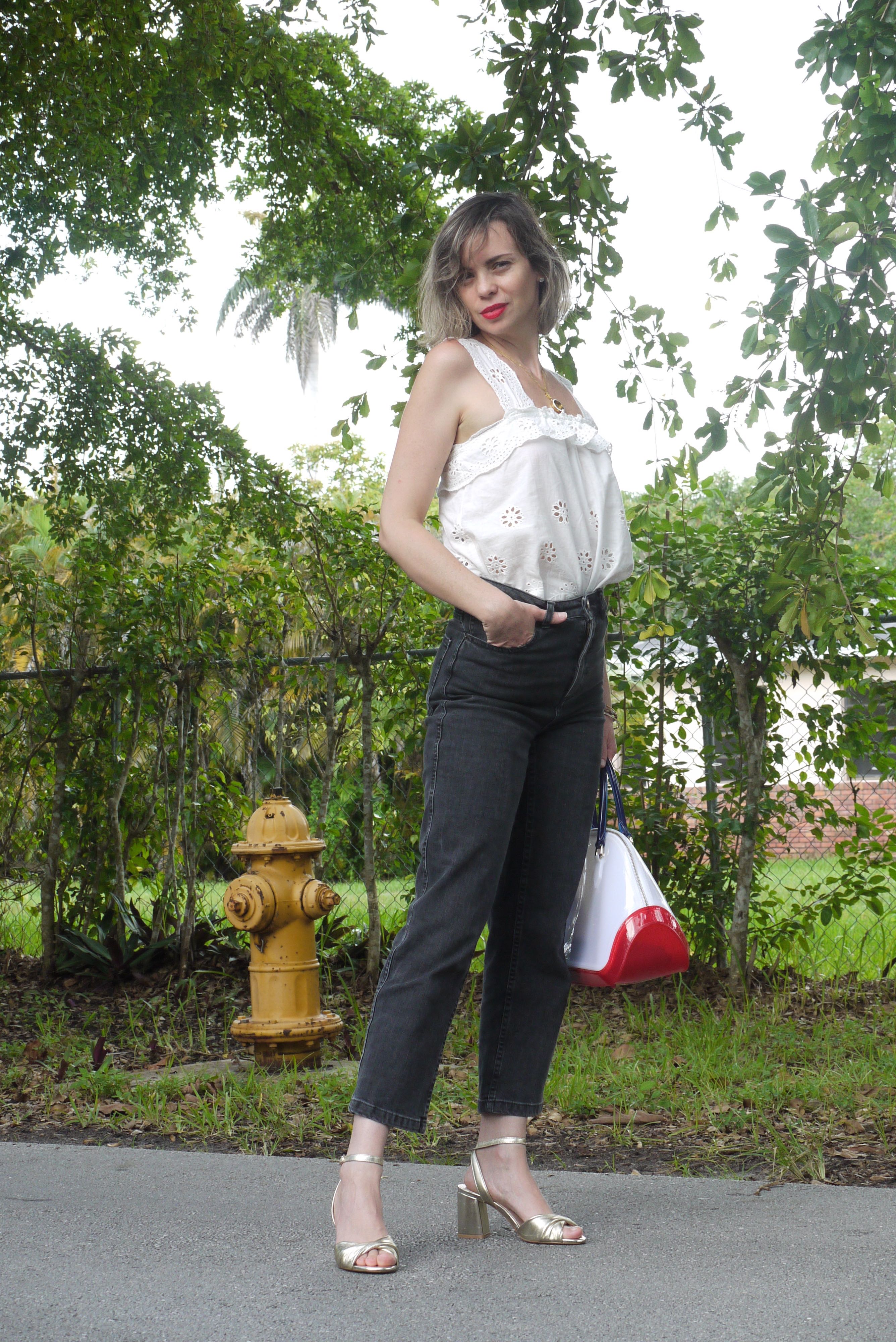 Alba Marina fashion blogger from Mylovelypeople blog shares with you how to combine a romantic white top with crop black jeans and golden sandals