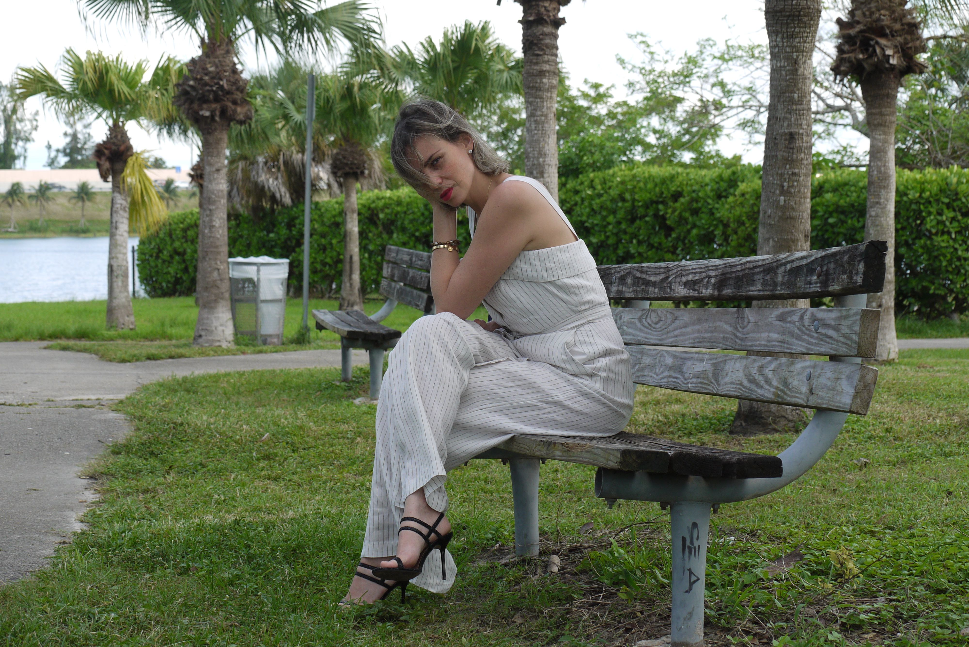 Alba Marina Otero fashion blogger from Mylovelypeople blog shares what kind of accessories wear with a jumpsuit