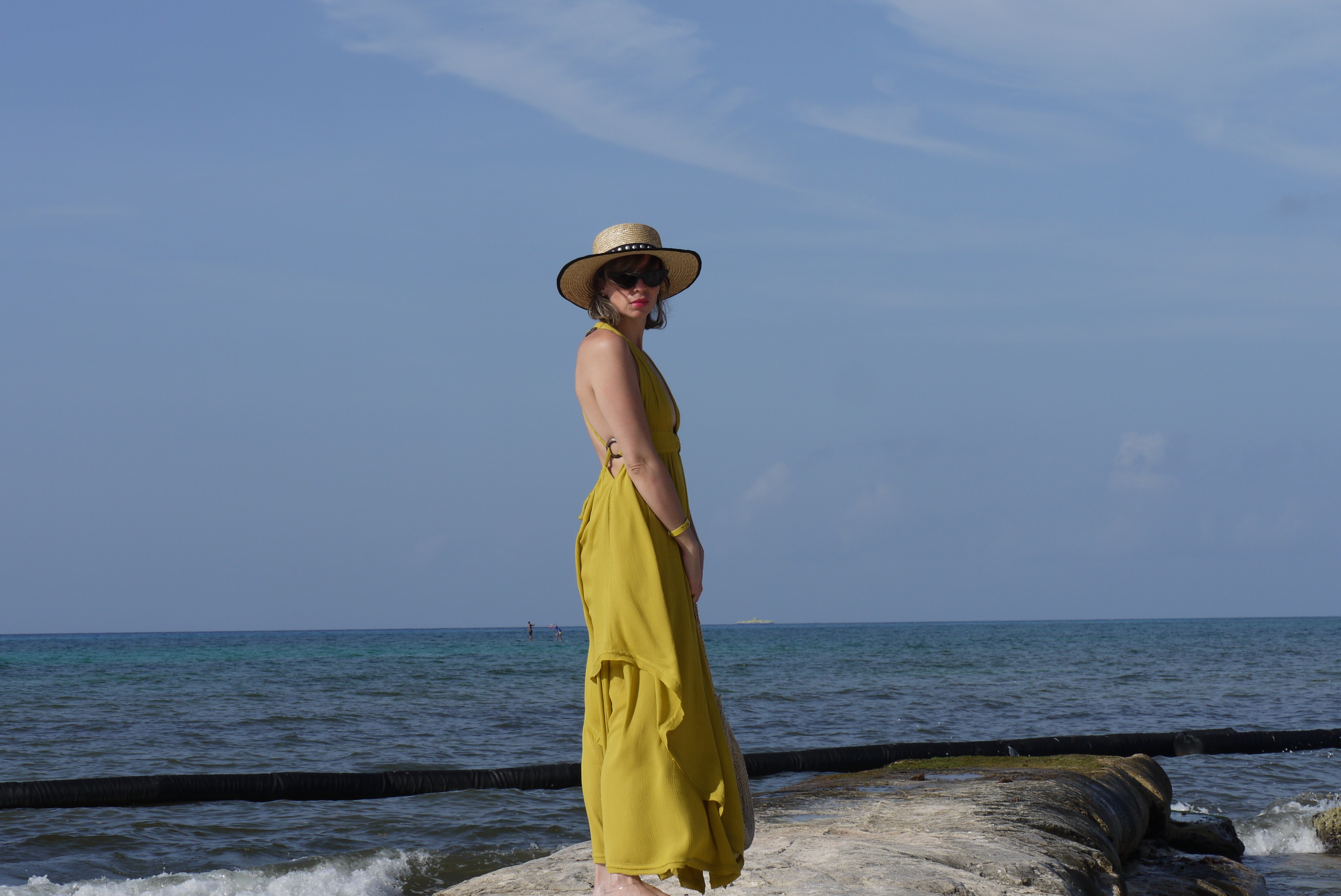 Alba Marina Otero fashion blogger from Mylovelypeople blog shares with you another part of her trip to Cancun with this lovely yellow dress
