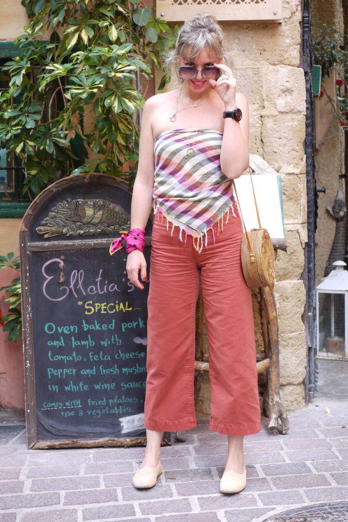 Alba Marina Otero fashion blogger from Mylovelypeople blog shares with you how to style a retro cotton twil pants with a scarf as a top for summer........